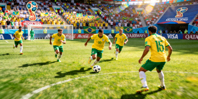 巴西国家足球队在世界杯赛场上展现华丽进攻配合